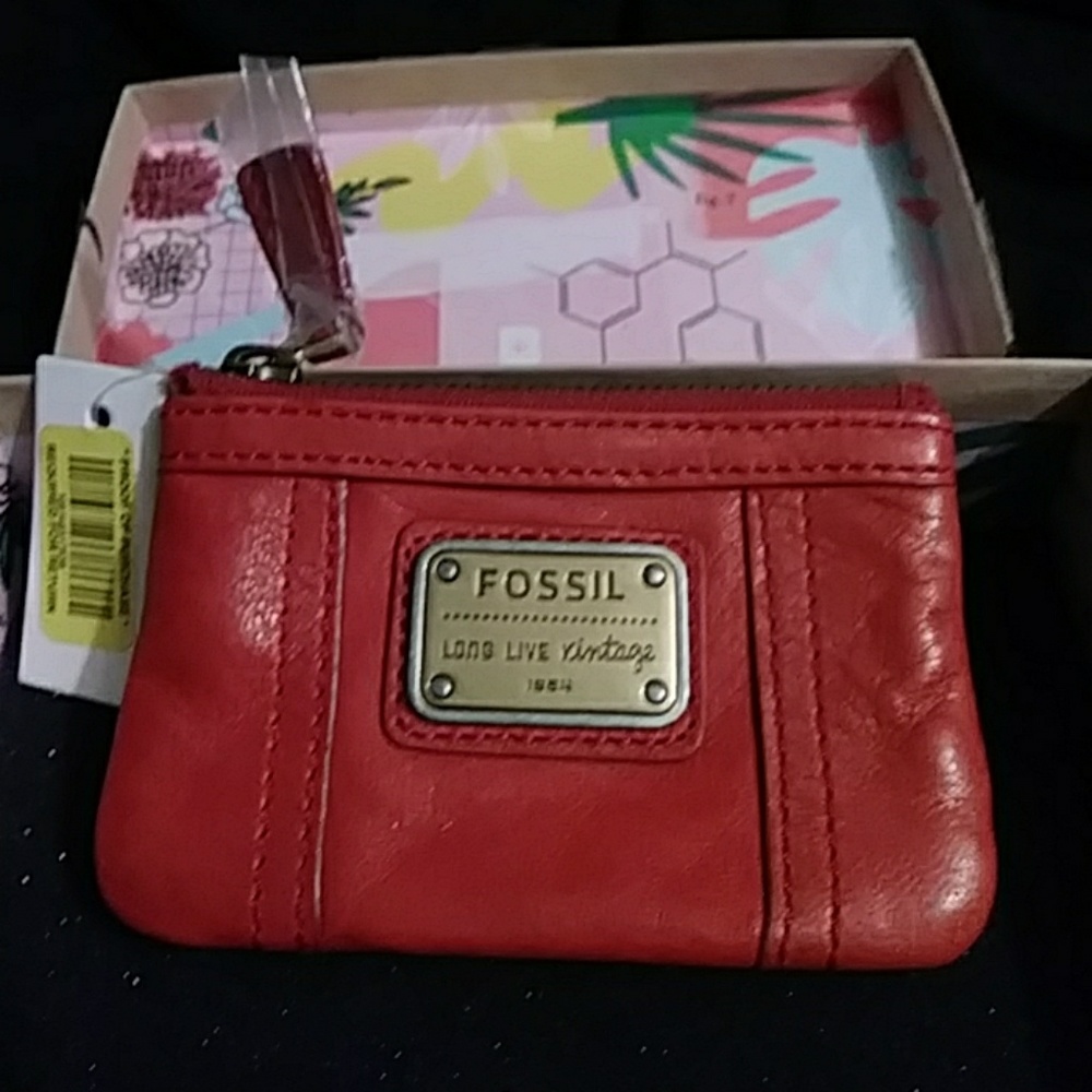 Fossil Vintage Zip Coin Wallet NWT
